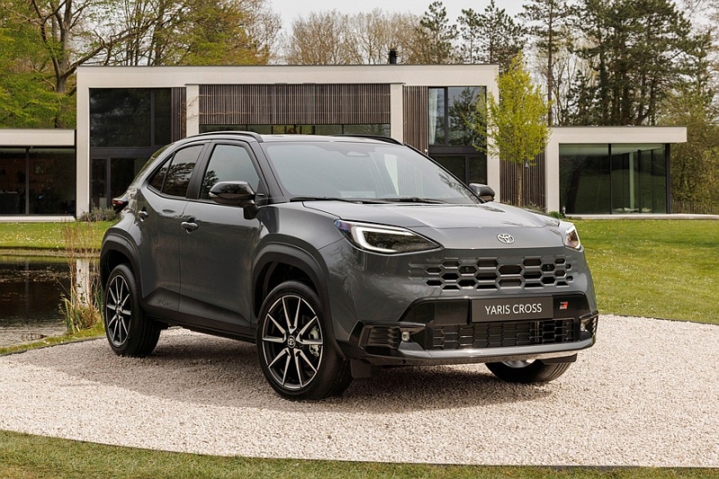Toyota Yaris Cross обновился по подобию старших моделей