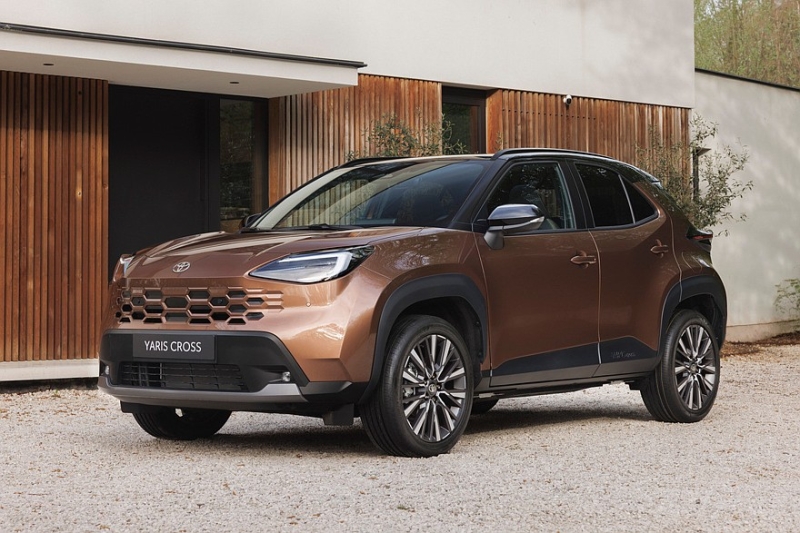 Toyota Yaris Cross обновился по подобию старших моделей