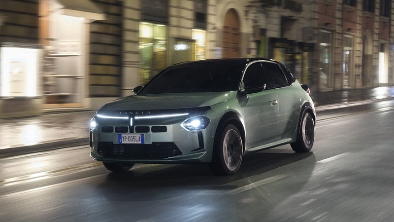 У хэтчбека Lancia Ypsilon появилась чисто бензиновая версия с механической коробкой