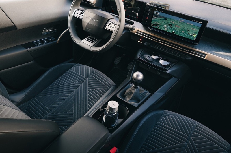 У хэтчбека Lancia Ypsilon появилась чисто бензиновая версия с механической коробкой