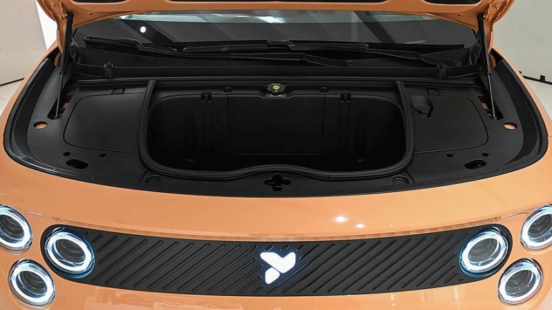 Успешный в Китае и забуксовавший в Европе хэтчбек Firefly обновлён через год после дебюта