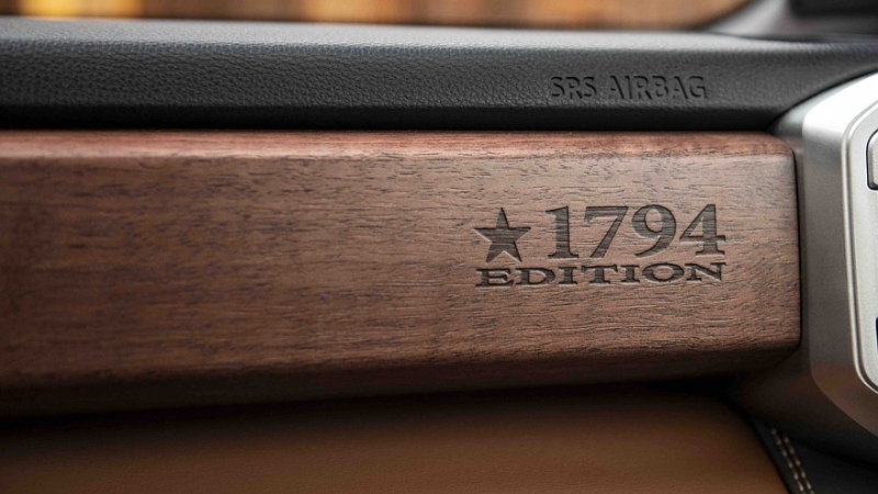 В Японии стартовали продажи Toyota Tundra и Highlander американского производства