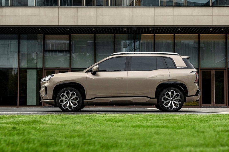 В России начались продажи нового кроссовера GAC Aion V