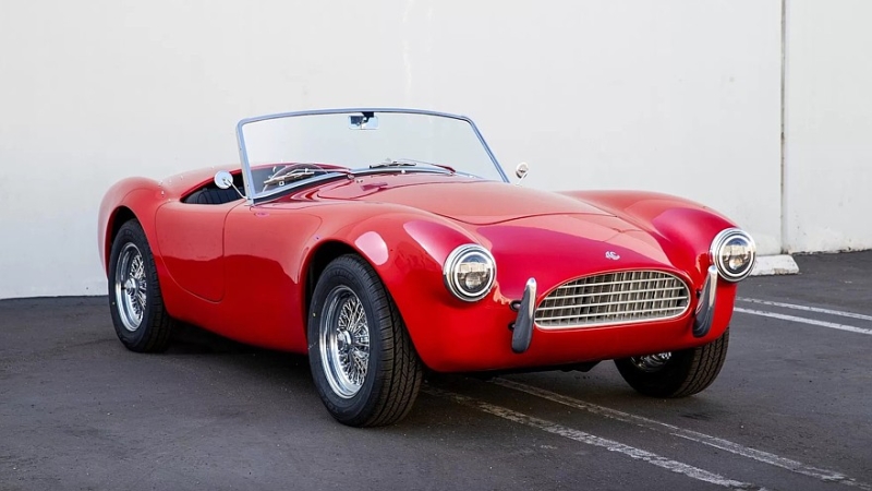 AC Cobra GT Coupe показался в серийном виде: карбоновый кузов и только двигатель V8