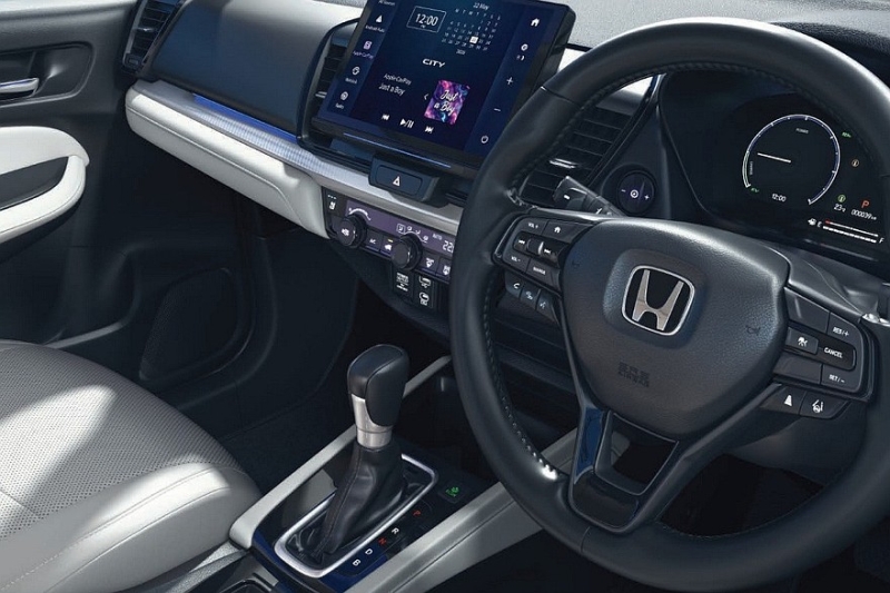 Бюджетные седан и хэтчбек Honda City: второй рестайлинг на фоне снижения спроса