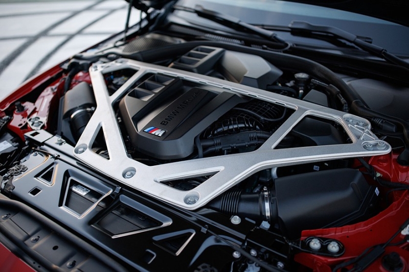 BMW выпустила M3 CS Handschalter с шестиступенчатой механикой и задним приводом