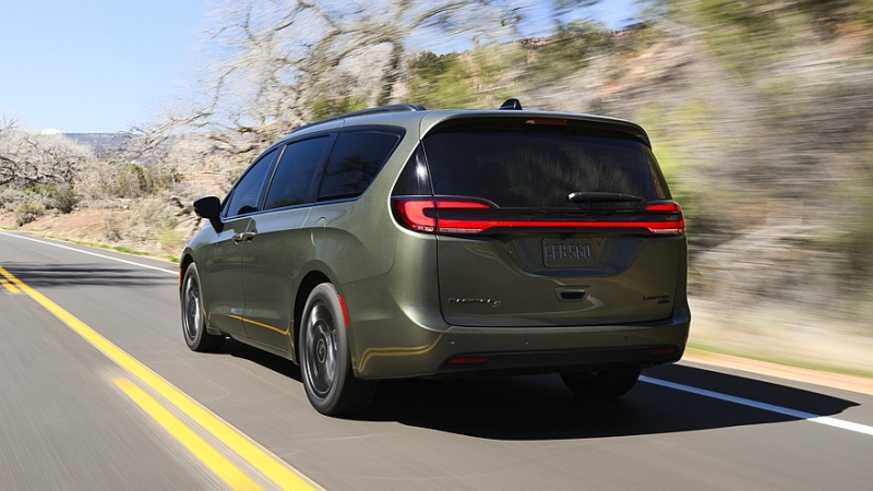 Chrysler снизил цены на недавно представленный обновлённый минивэн Pacifica