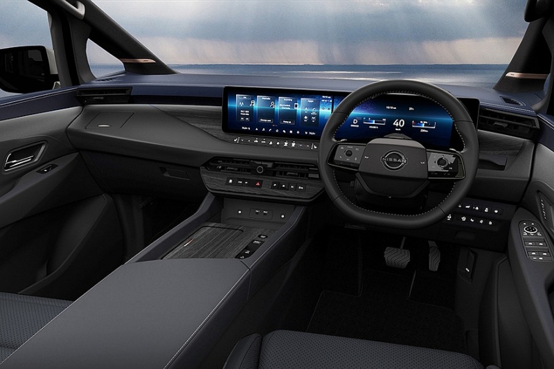 Ещё не поступивший в продажу новый Nissan Elgrand получил несколько особых версий