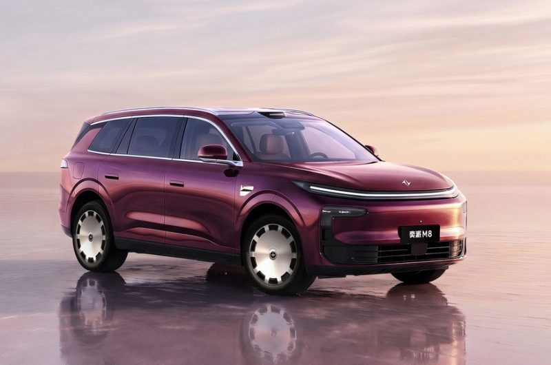 Кроссовер Yipai M8 от Dongfeng с электроникой Huawei: первый показ