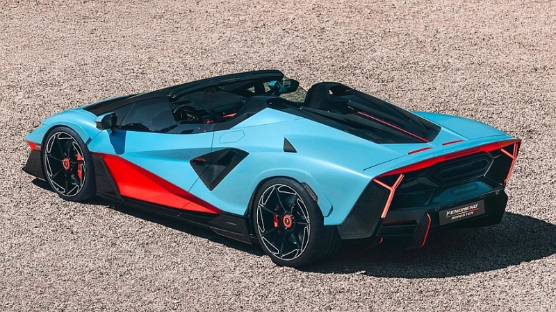 Lamborghini Fenomeno Roadster: космическая цена, ревущий V12 и никакой защиты от дождя