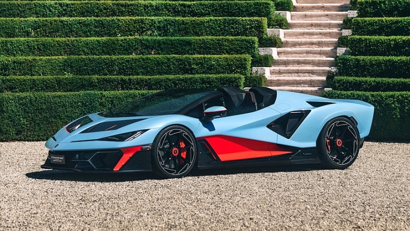 Lamborghini Fenomeno Roadster: космическая цена, ревущий V12 и никакой защиты от дождя