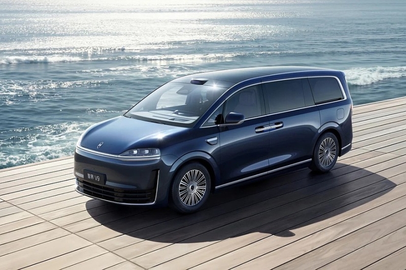 Пополнение в стане роскошных минивэнов: на рынок выходит Luxeed V9 от Chery и Huawei