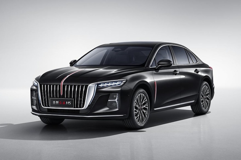 Рестайлинг принёс седану Hongqi H5 новый интерьер