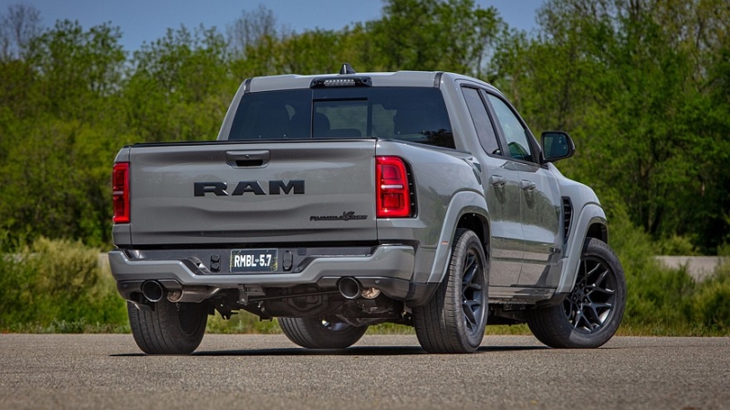 У пикапа Ram 1500 появилось семейство масл-траков Rumble Bee с моторами V8