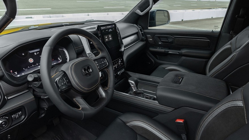 У пикапа Ram 1500 появилось семейство масл-траков Rumble Bee с моторами V8