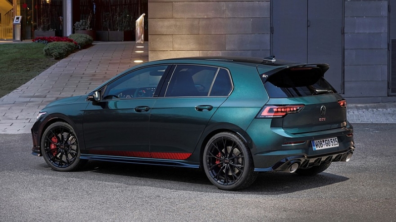 Volkswagen Golf GTI Edition 50: новый рекорд Нюрбургринга среди машин с передним приводом