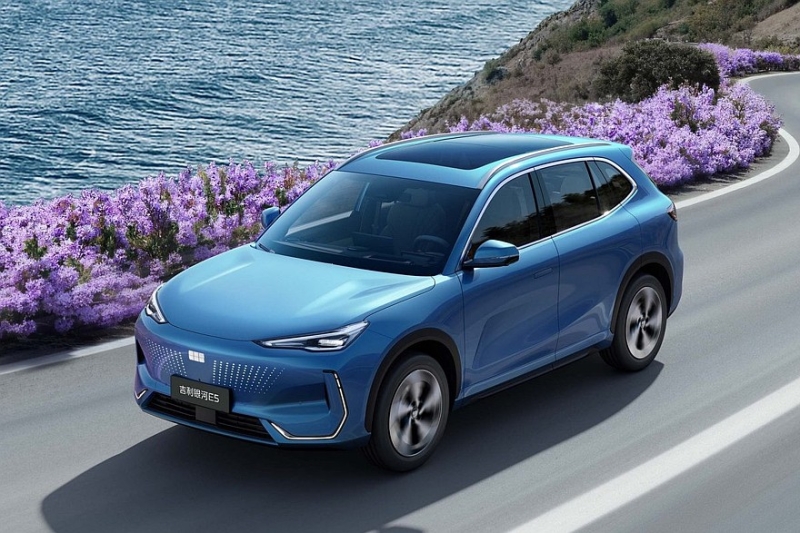 Geely Galaxy Starship 7, который знаком россиянам: новая версия предложена сразу со скидками