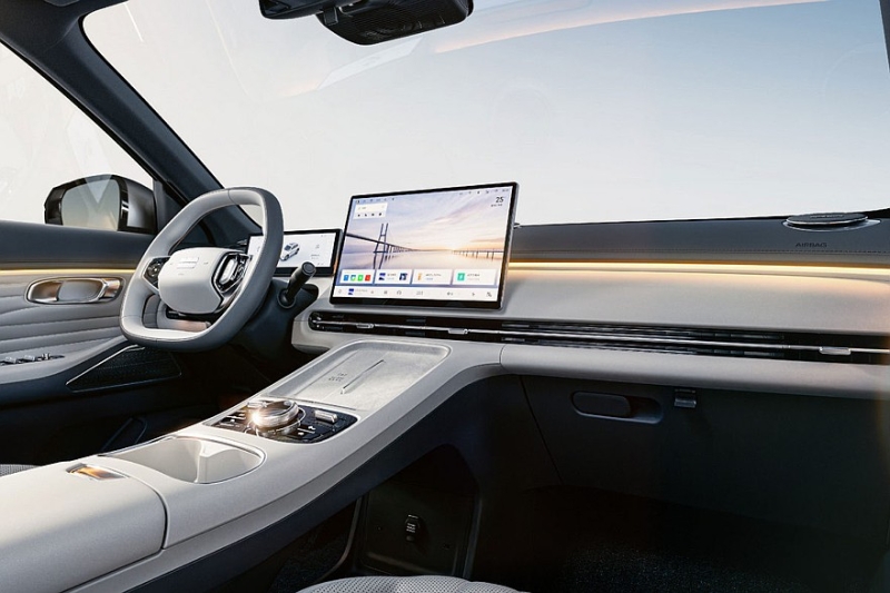 Geely Galaxy Starship 7, который знаком россиянам: новая версия предложена сразу со скидками