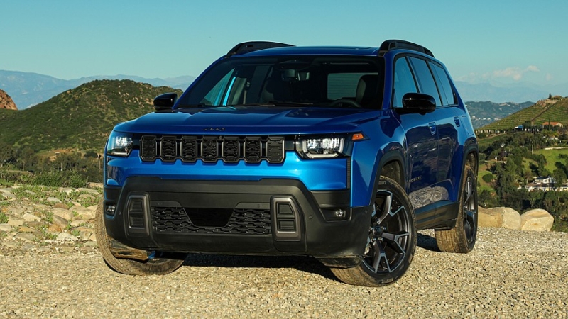 Jeep анонсировал новый Cherokee Trailhawk: первый тизер