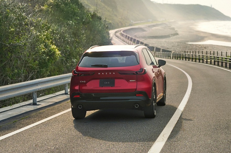 Кроссовер Mazda CX-5 нового поколения вопреки ожиданиям пользуется бешеным спросом в Японии