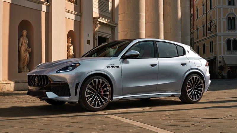 Обновлённый Maserati Grecale: более строгое лицо и расширенная моторная гамма