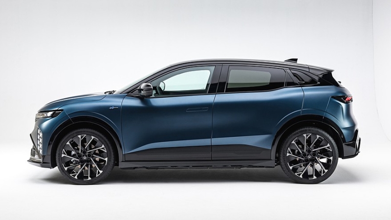 Renault освежила хэтчбек Megane E-Tech electric: новое «лицо» и батарея большей ёмкости