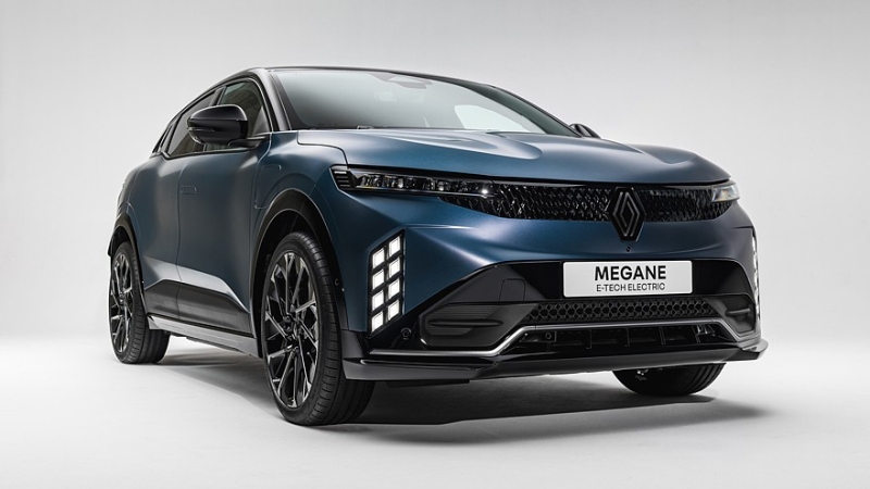 Renault освежила хэтчбек Megane E-Tech electric: новое «лицо» и батарея большей ёмкости