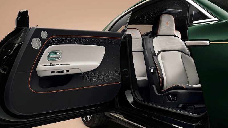 Rolls-Royce Spectre Series II: больше мощности, больше запас хода и диски в стиле Zeekr
