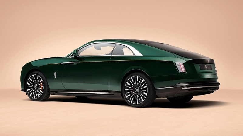 Rolls-Royce Spectre Series II: больше мощности, больше запас хода и диски в стиле Zeekr