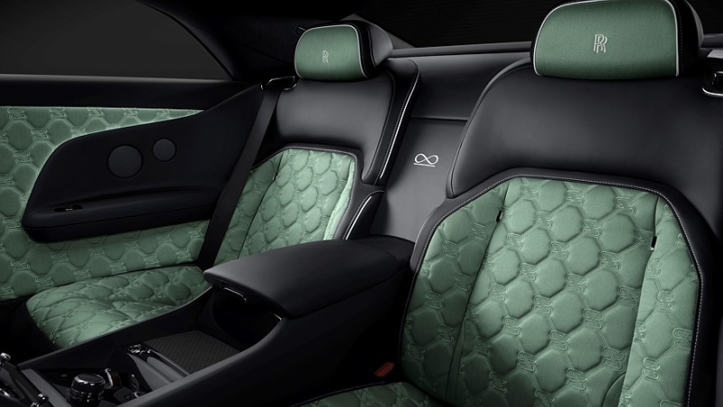 Rolls-Royce Spectre Series II: больше мощности, больше запас хода и диски в стиле Zeekr