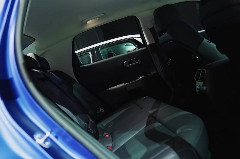 Седан Hyundai Elantra нового поколения с крутым дизайном показали живьём