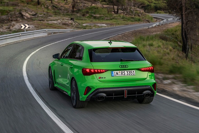 Семейство Audi A3 ещё раз обновили: табло и кое-что ещё