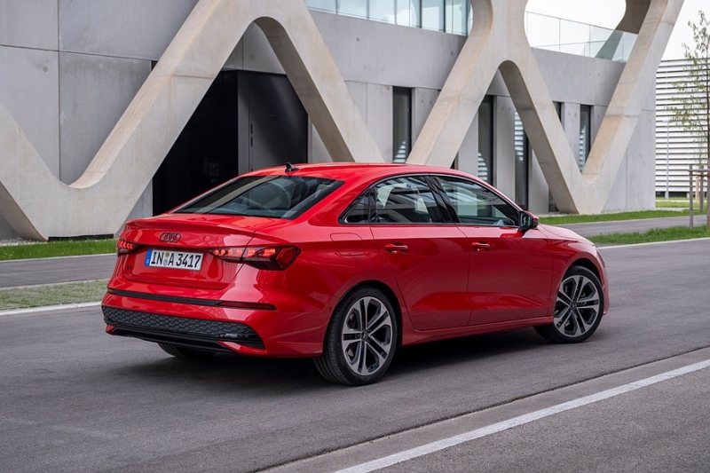 Семейство Audi A3 ещё раз обновили: табло и кое-что ещё