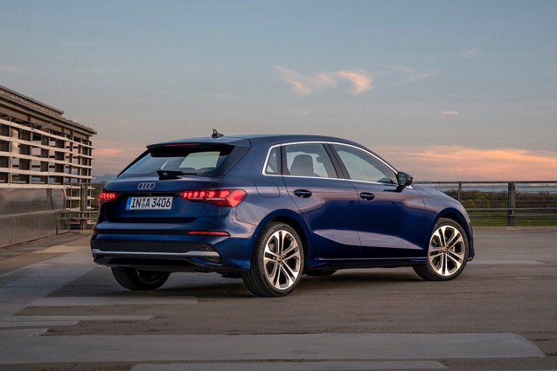 Семейство Audi A3 ещё раз обновили: табло и кое-что ещё