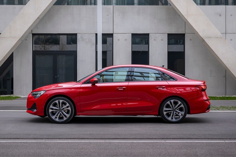 Семейство Audi A3 ещё раз обновили: табло и кое-что ещё