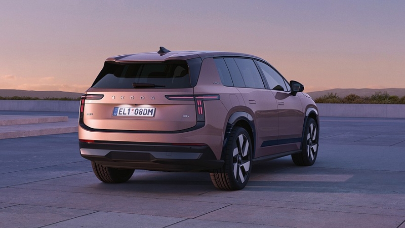 Skoda полностью рассекретила новый флагманский трёхрядный кроссовер Peaq, цены известны