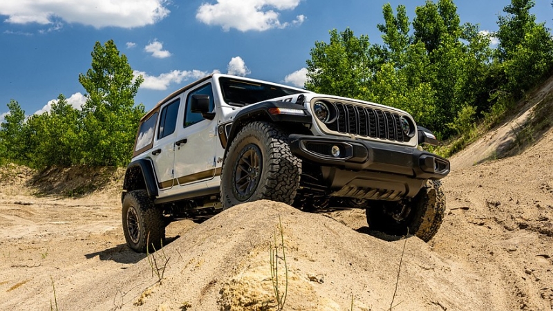 Jeep спустя десятилетия вернул в строй внедорожник Wrangler Laredo