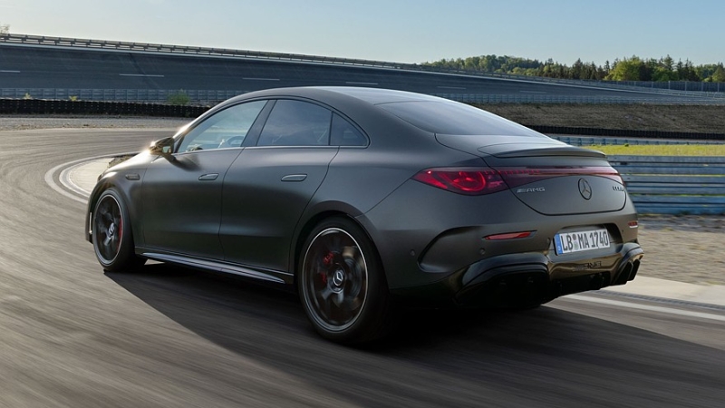 Новый Mercedes-AMG CLA 45: 680-сильная трёхмоторная установка, 2,7 секунды до &laquo;сотни&raquo;