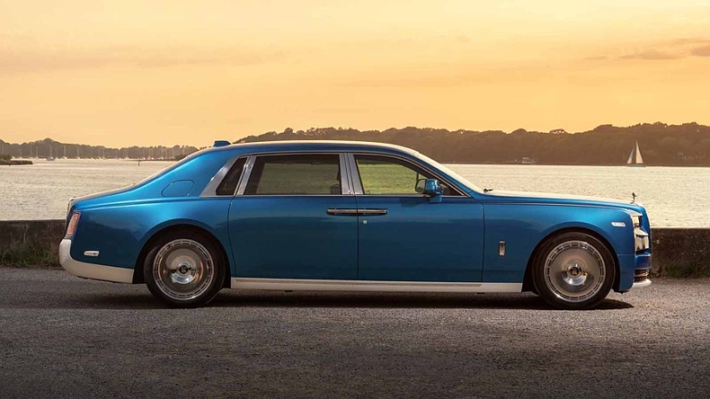 Rolls-Royce подготовил «сухопутную яхту»: представлен Phantom Regatta