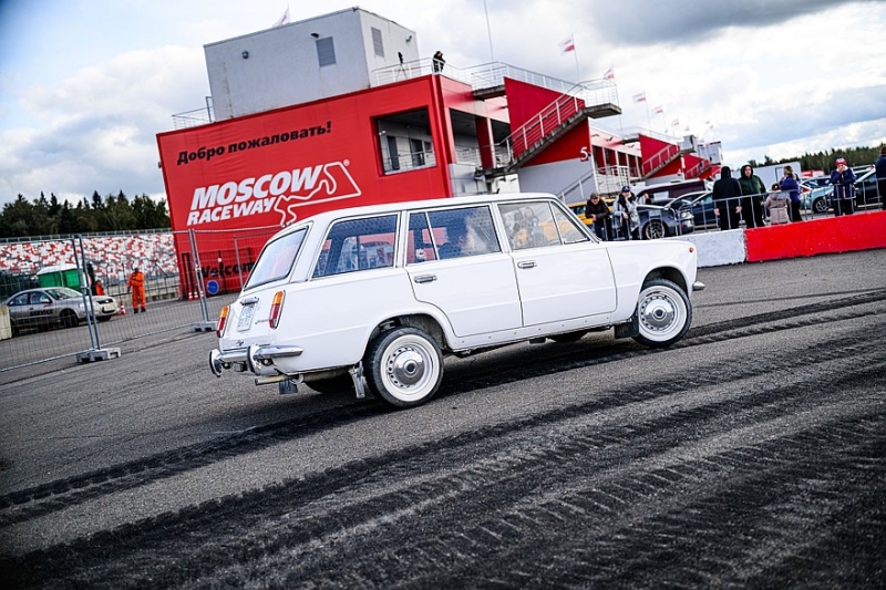 Третий этап &laquo;Серия Классика &ndash; 2026&raquo; на Moscow Raceway: ретроатмосфера и зрелищные заезды