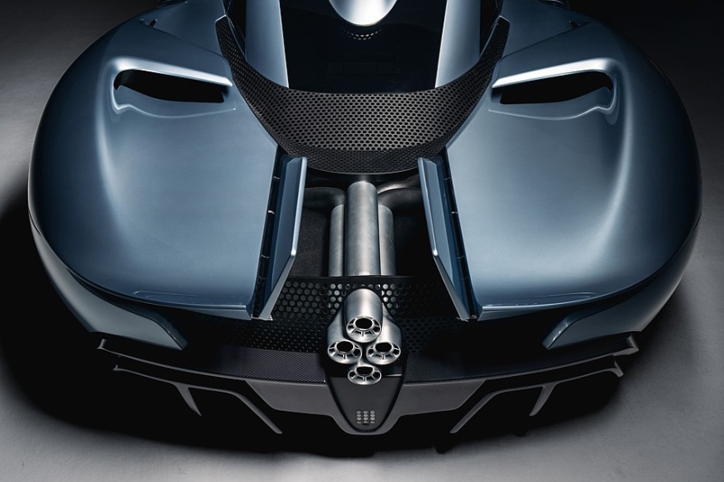 Hennessey Blackbird: аналоговый суперкар в авиационном стиле с атмосферным V8 и МКП