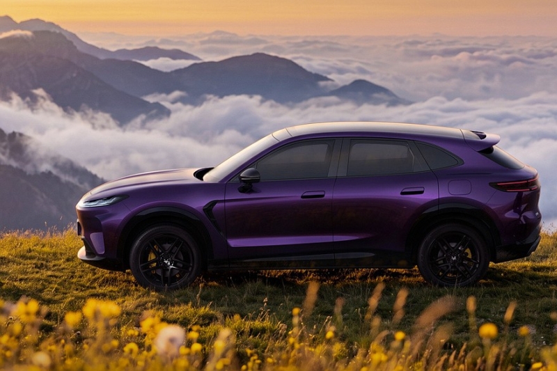 Кроссовер Arcfox Alpha T7 со спортивным имиджем от BAIC: показан интерьер