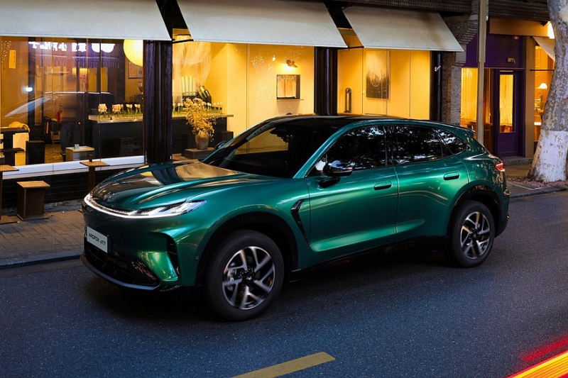 Кроссовер Arcfox Alpha T7 со спортивным имиджем от BAIC: показан интерьер