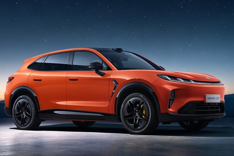 Кроссовер Arcfox Alpha T7 со спортивным имиджем от BAIC: показан интерьер
