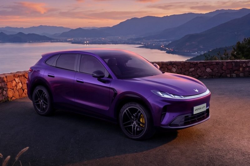 Кроссовер Arcfox Alpha T7 со спортивным имиджем от BAIC: показан интерьер