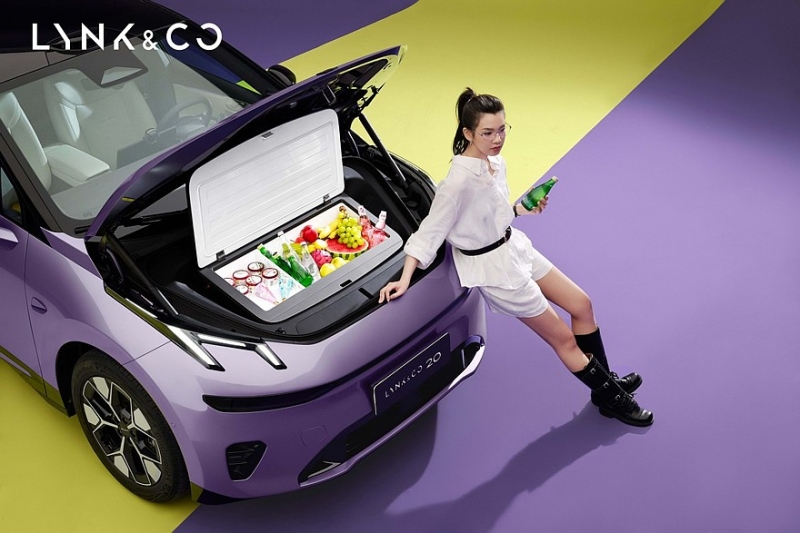 Кроссовер Lynk & Co Z20 сменил имя, преобразился снаружи и внутри и стал безопаснее