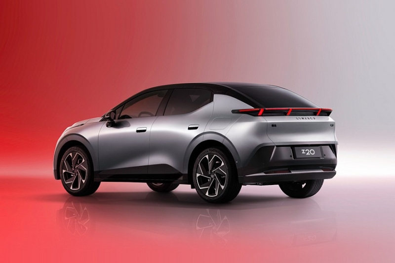 Кроссовер Lynk & Co Z20 сменил имя, преобразился снаружи и внутри и стал безопаснее