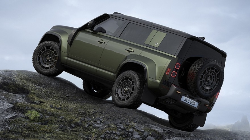 Land Rover может отложить Defender EV и дать &laquo;младшему&raquo; Defender Sport гибридную технику