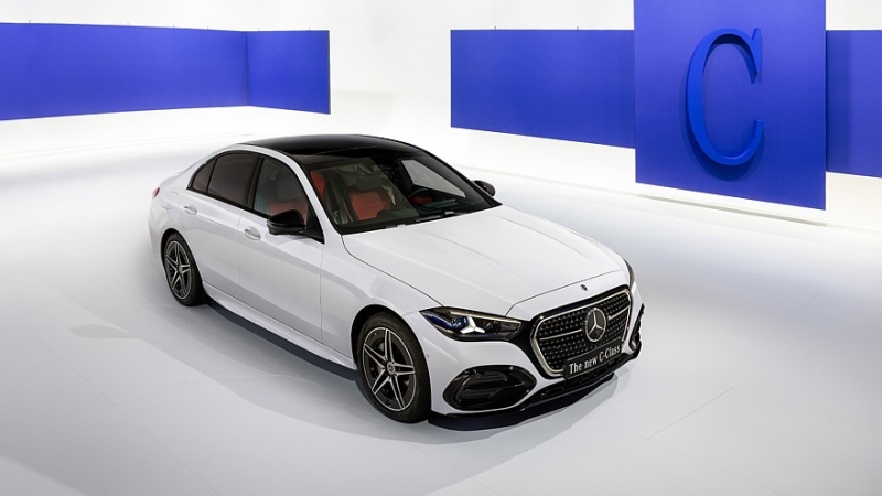 Mercedes-Benz рассекретил обновлённые седан и универсал C-Class с ДВС. Цены известны