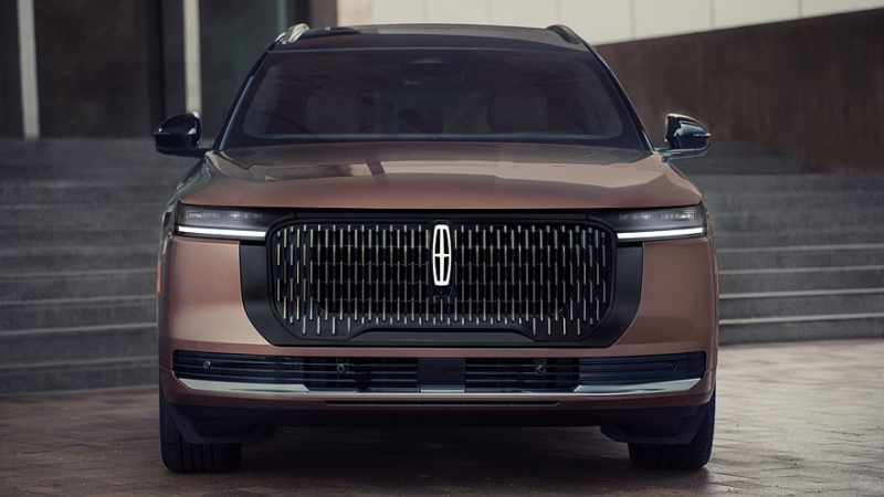 Обновлённый кроссовер Lincoln Nautilus: разное оформление &laquo;лица&raquo;, техника прежняя